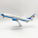 Boeing 737 Air Force One "United States of America" – Scale 1:130 – 30 cm (11.8 in) – Resin – Presidential Livery - Thumbnail 1