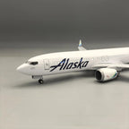 Boeing 737-800 Alaska Airlines 1:85 – 47 cm / 18.5 in – LED Lights