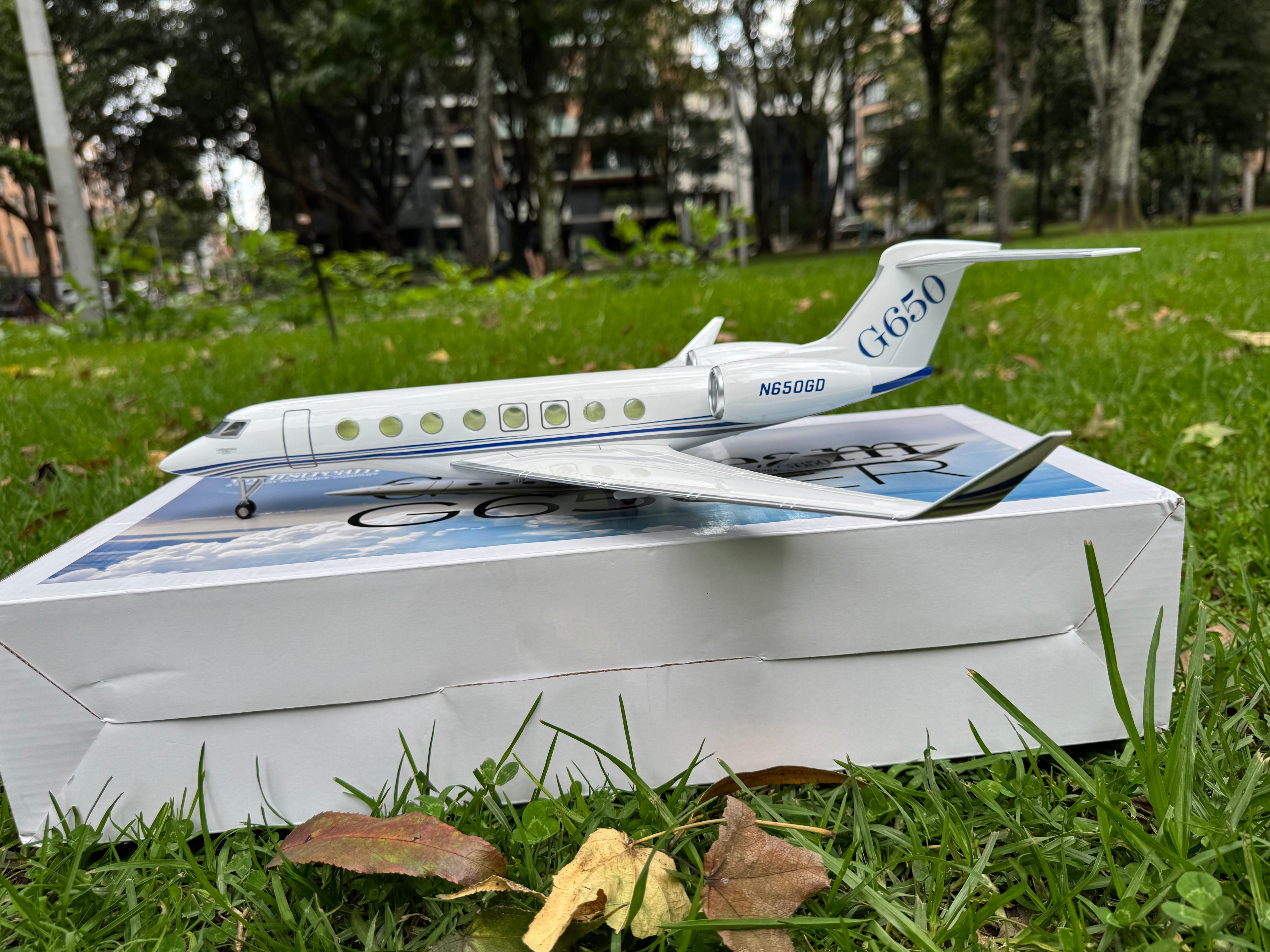 طائرة جلف ستريم G650ER - مقياس 1:50 - الطول: 17 بوصة - 45 سم