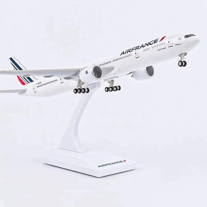 B777 Air France - 30cm - 11.8in - LED & Sound - Airplane Model - Image 2
