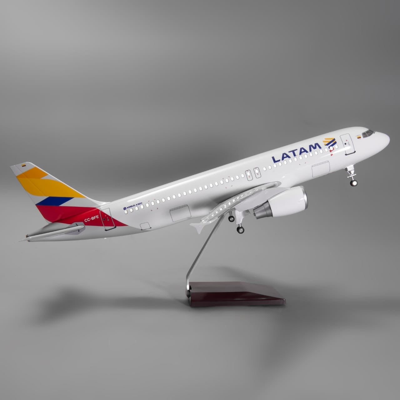 LATAM A320 - علم كولومبيا - إصدار خاص - 47 سم - LED