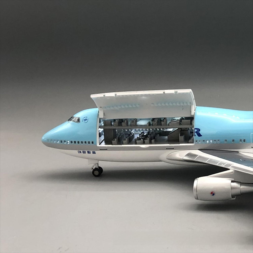 Korean Air Boeing 747-400 1:150 – 47 cm / 18.5 in – Opening Cabin Interior & LED Lights