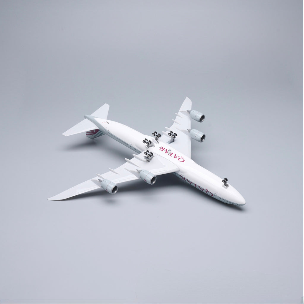 B747 QATAR - SCALE 1/150 - 47CM - 18.5 IN - AIRPLANE MODEL