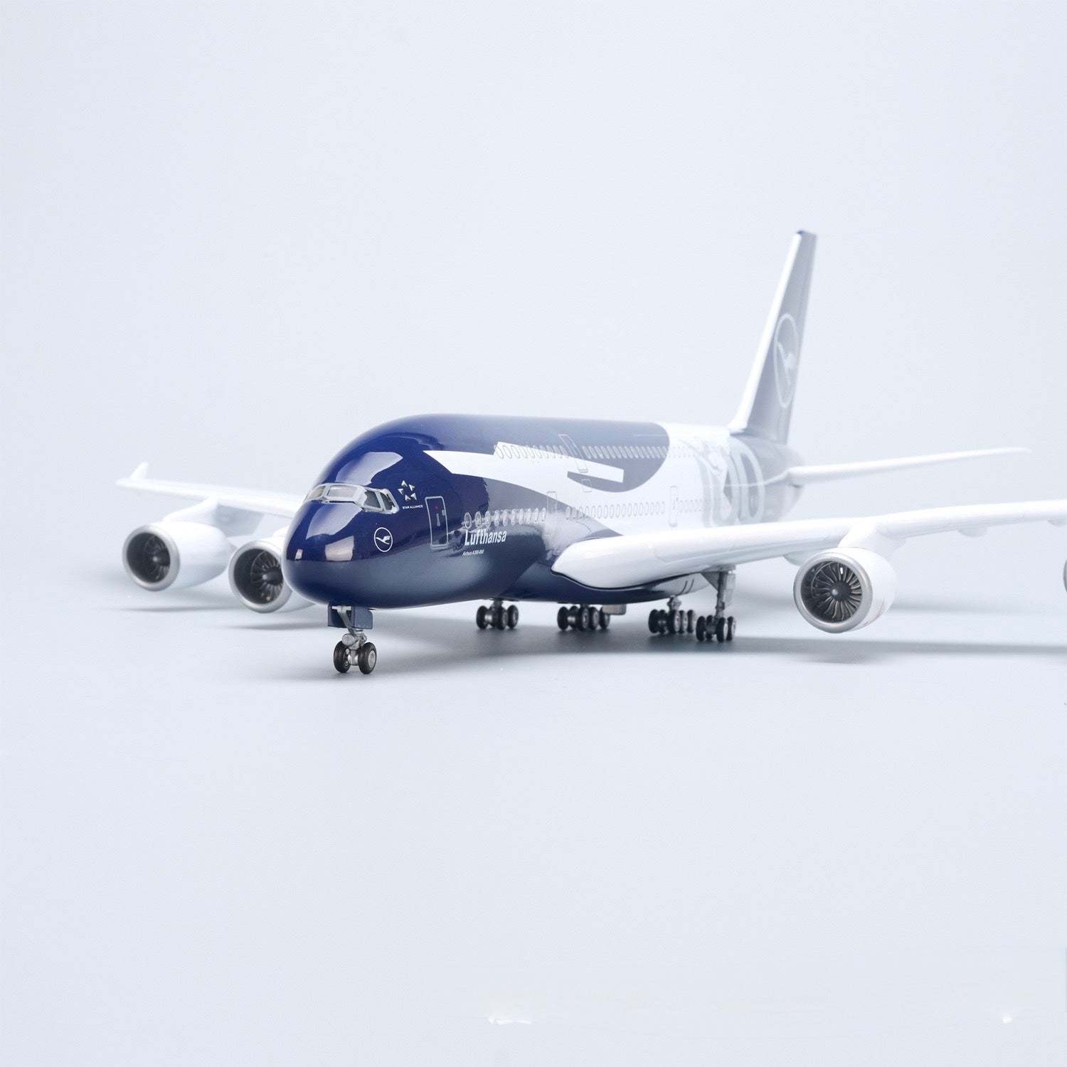 Airbus A380 Lufthansa 100 Years Commemorative – 1:160 Scale Model - Gallery 3