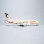 طائرة الاتحاد للطيران إيرباص A380 بمقياس 1:160 – 45.5 سم / 17.9 بوصة – مع إمكانية فتح مقصورة الركاب