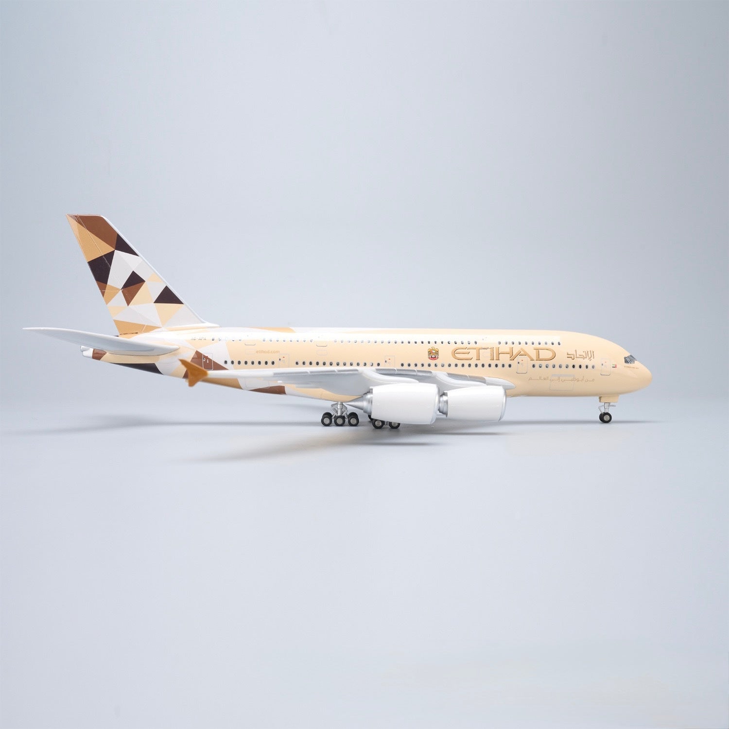 Etihad Airways Airbus A380 1:160 – 45.5 cm / 17.9 in – Opening Cabin Interior