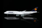 Lufthansa B747-8 D-ABYP – Scale 1:200 Diecast Model – SQ wings L2106/L2106FD