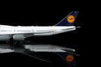 Lufthansa B747-8 D-ABYP – Scale 1:200 Diecast Model – SQ wings L2106/L2106FD