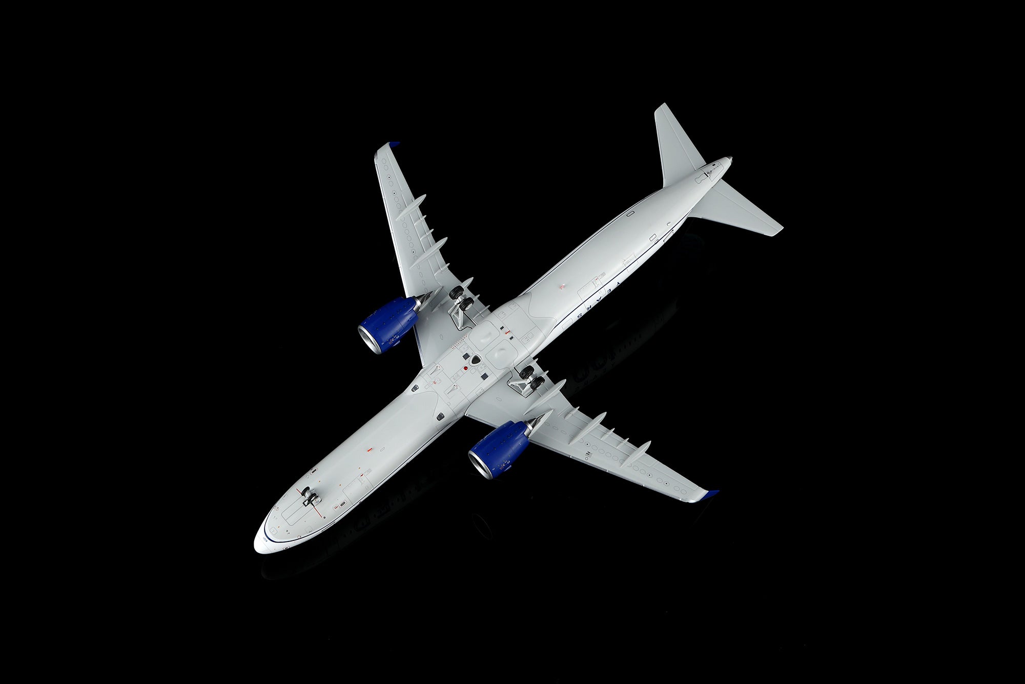 United Airlines A321neo "100 Years" N44550 – Scale 1:200 Diecast Model – SQ wings L2346/L2346FD - Gallery 9