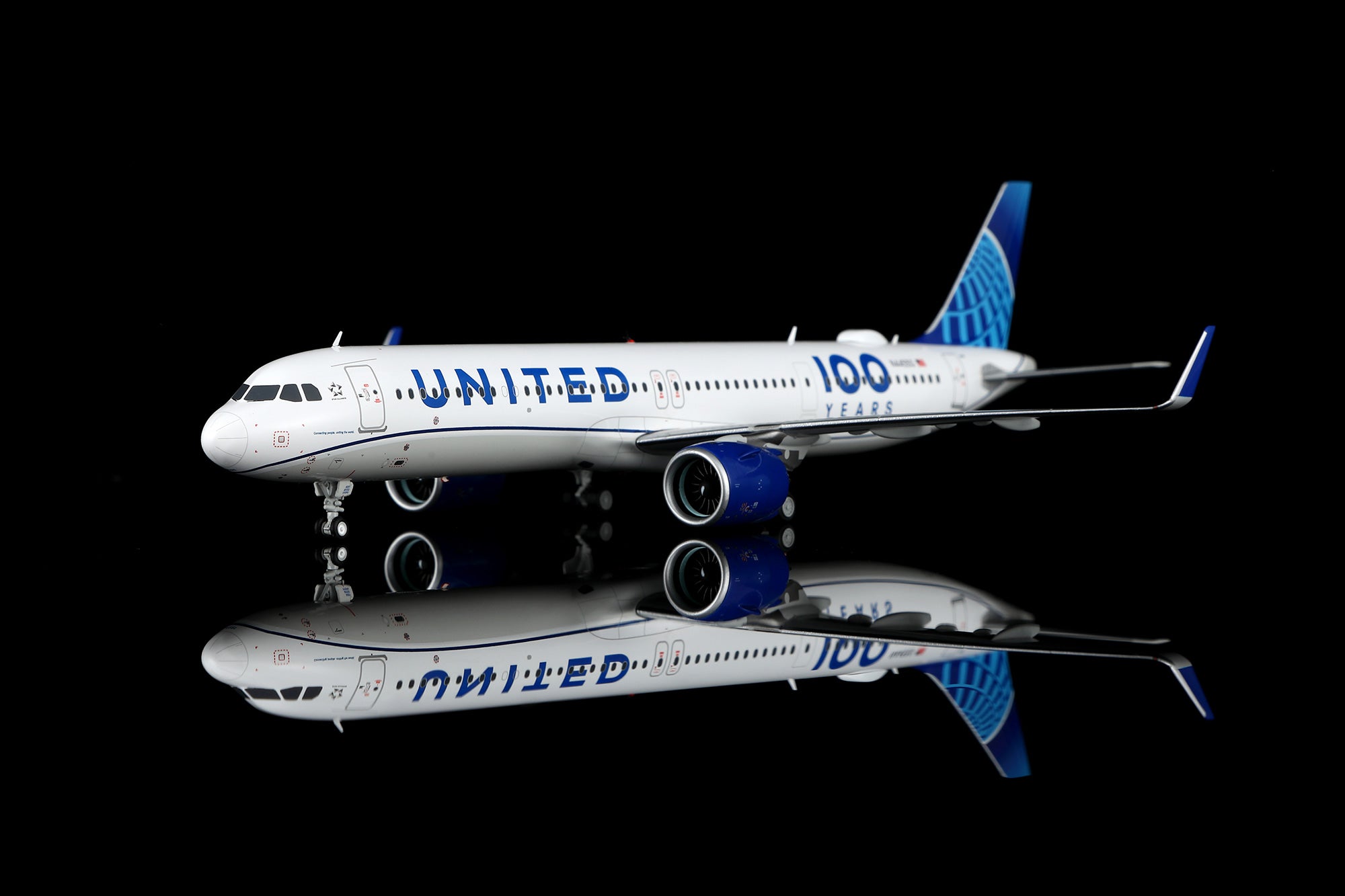 United Airlines A321neo "100 Years" N44550 – Scale 1:200 Diecast Model – SQ wings L2346/L2346FD - Gallery 6