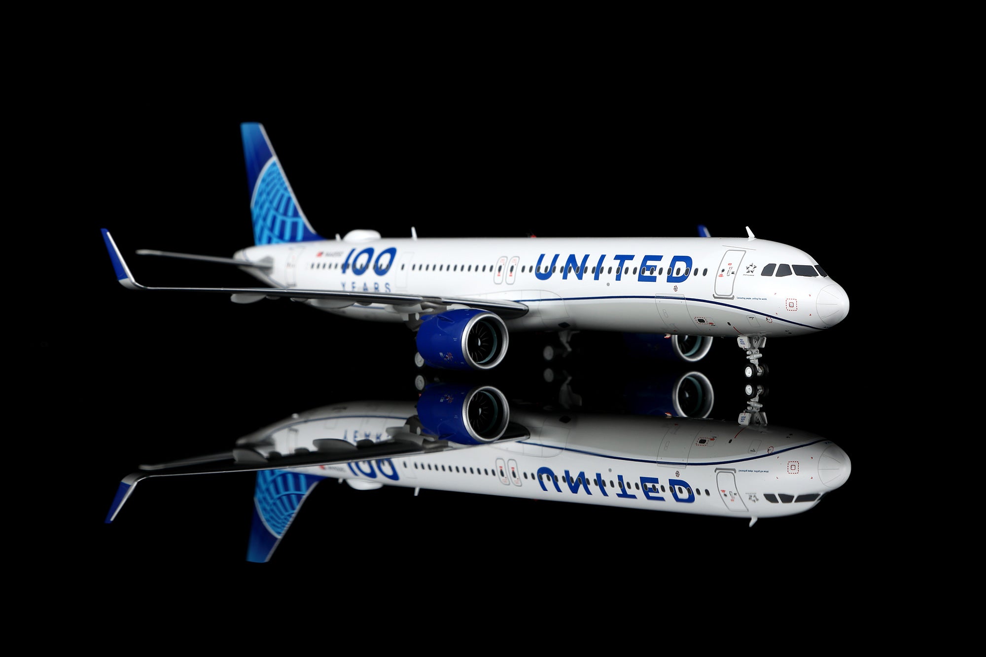United Airlines A321neo "100 Years" N44550 – Scale 1:200 Diecast Model – SQ wings L2346/L2346FD - Gallery 5