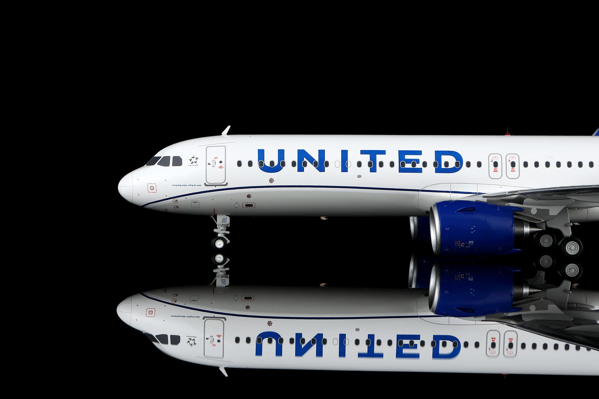 United Airlines A321neo "100 Years" N44550 – Scale 1:200 Diecast Model – SQ wings L2346/L2346FD - Gallery 10