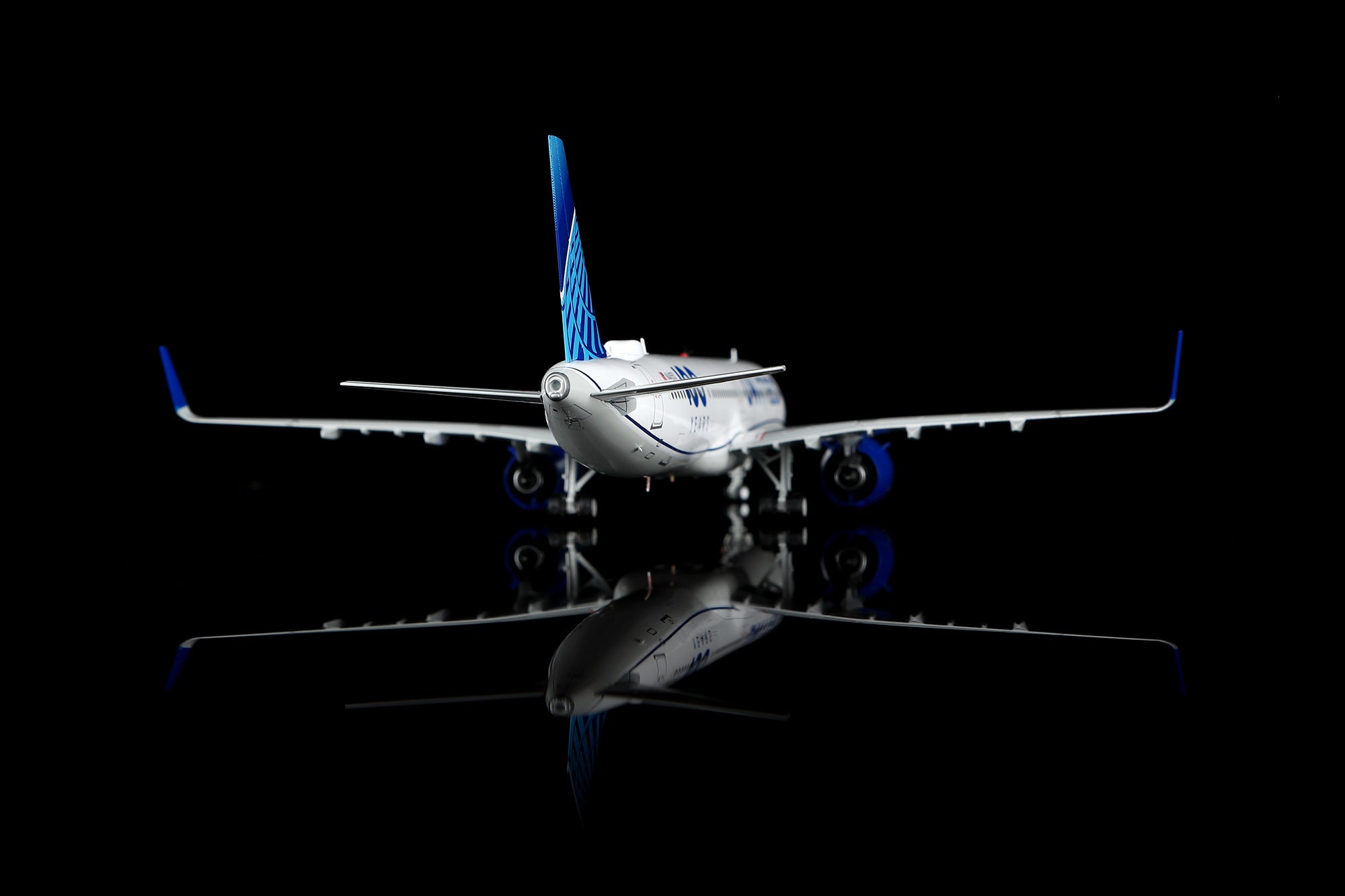 United Airlines A321neo "100 Years" N44550 – Scale 1:200 Diecast Model – SQ wings L2346/L2346FD - Gallery 8