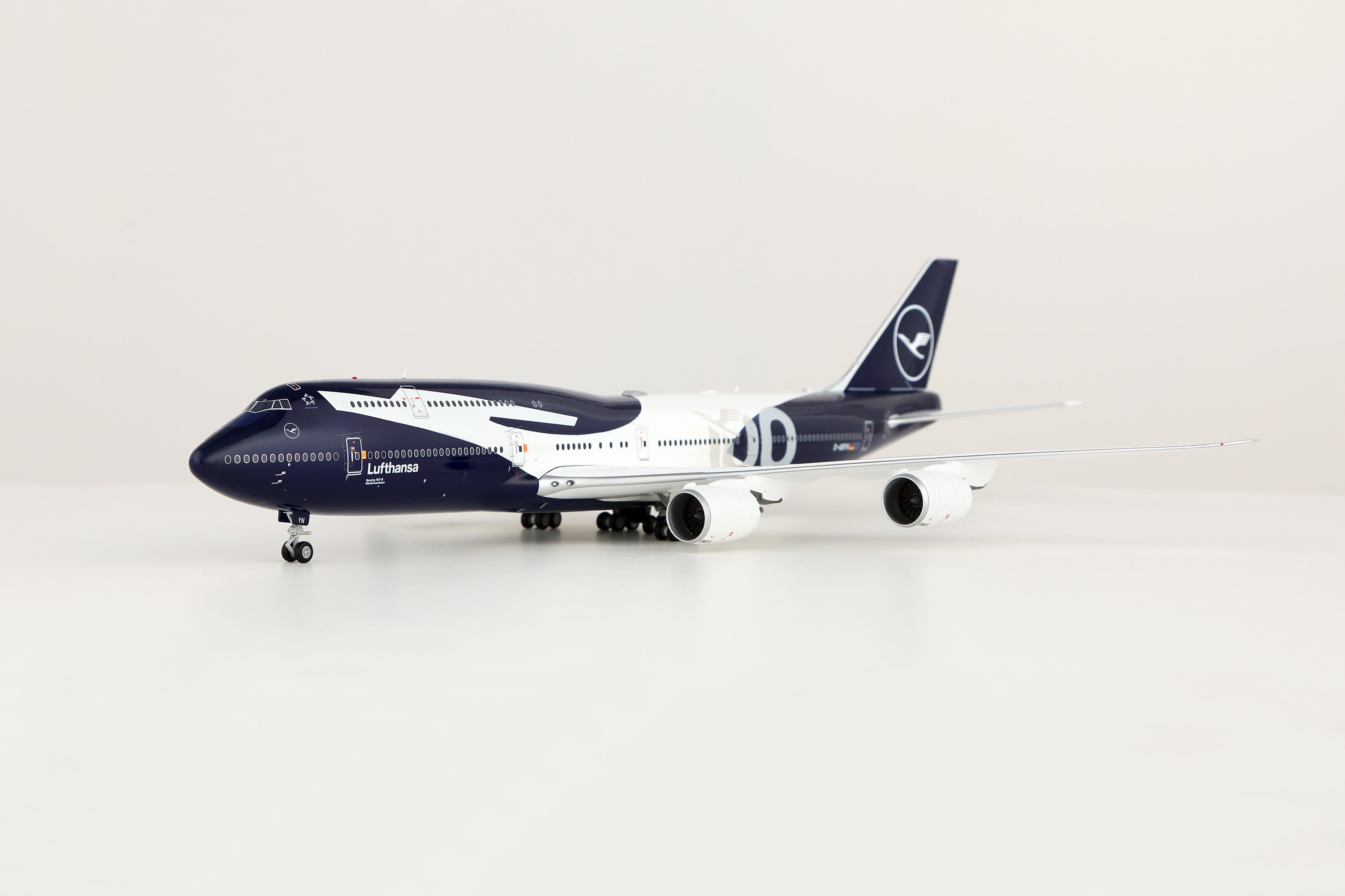 Lufthansa B747-8 "100th Anniversary" D-ABYN – Scale 1:200 Diecast Model – SQ wings L2355/L2355FD