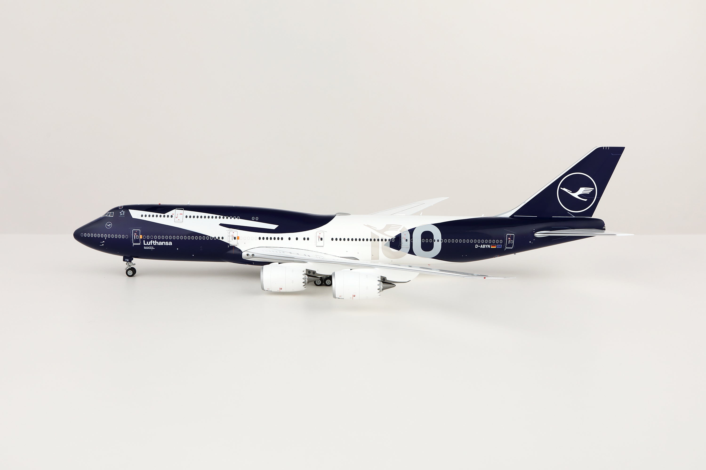 Lufthansa B747-8 "100th Anniversary" D-ABYN – Scale 1:200 Diecast Model – SQ wings L2355/L2355FD PRE ORDER - Gallery 11