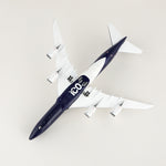 Lufthansa B747-8 "100th Anniversary" D-ABYN – Scale 1:200 Diecast Model – SQ wings L2355/L2355FD PRE ORDER - Thumbnail 9