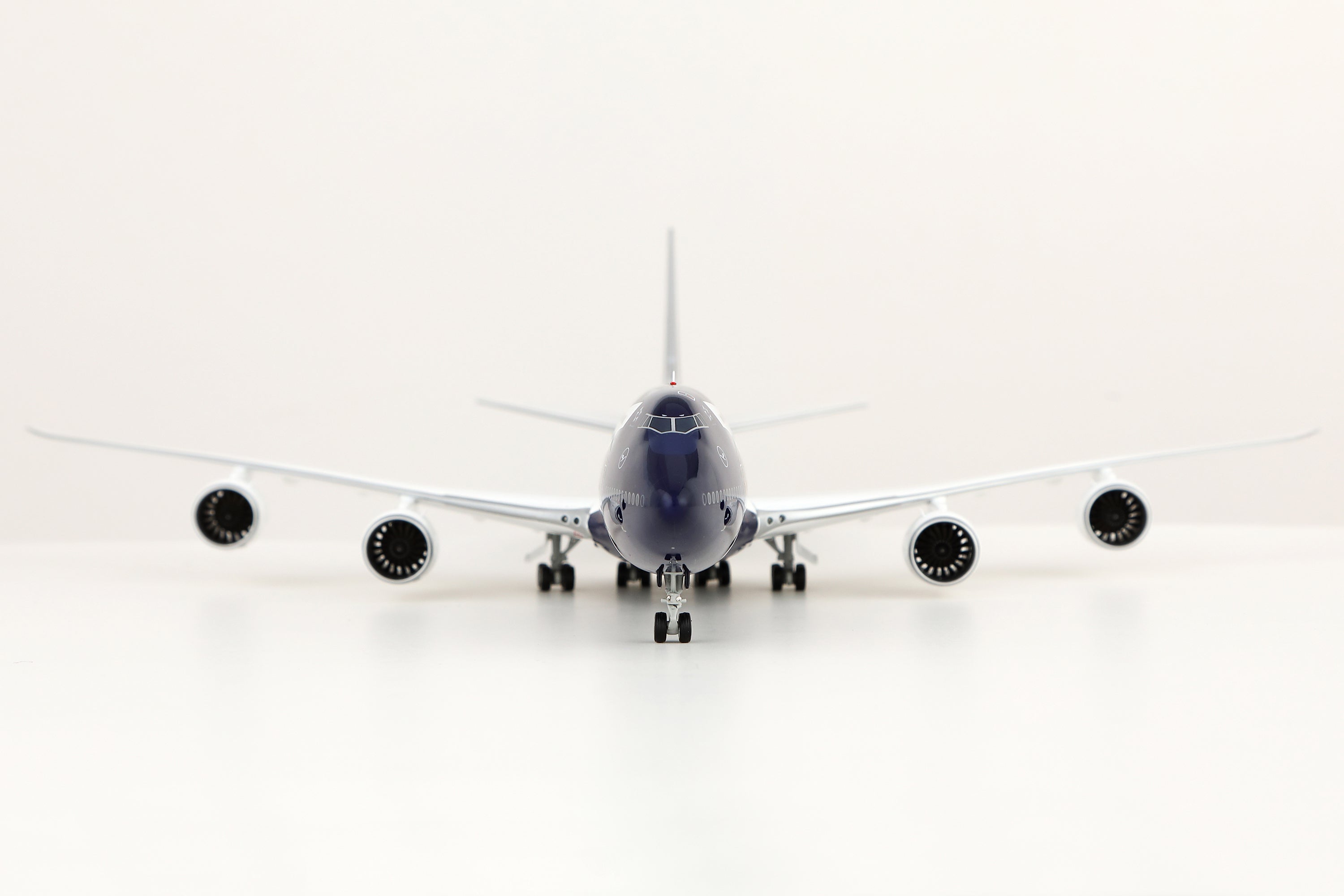 Lufthansa B747-8 "100th Anniversary" D-ABYN – Scale 1:200 Diecast Model – SQ wings L2355/L2355FD
