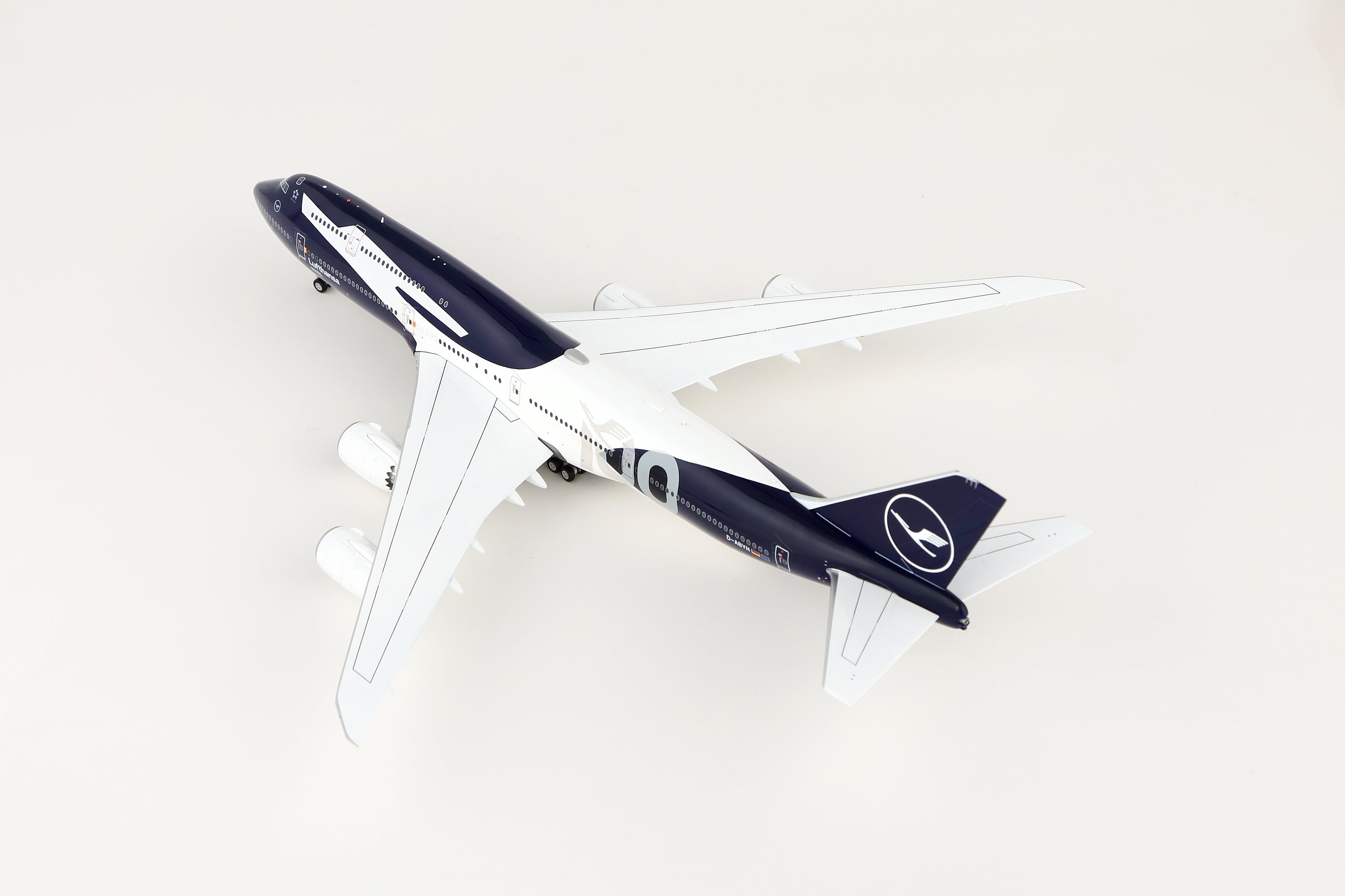 Lufthansa B747-8 "100th Anniversary" D-ABYN – Scale 1:200 Diecast Model – SQ wings L2355/L2355FD