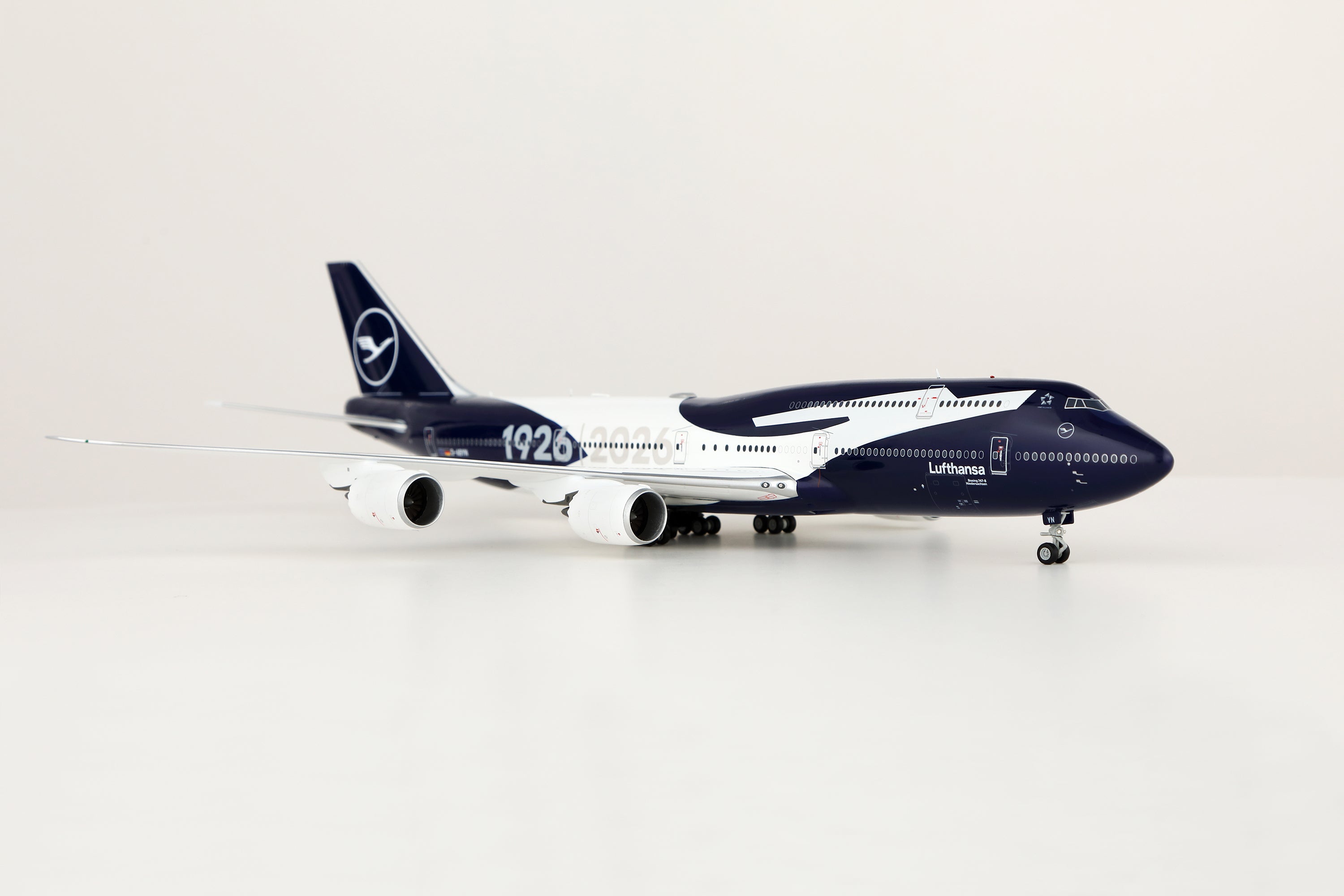 Lufthansa B747-8 "100th Anniversary" D-ABYN – Scale 1:200 Diecast Model – SQ wings L2355/L2355FD