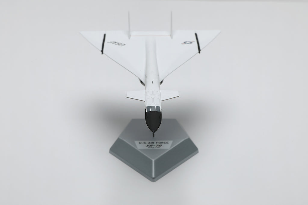 USAF XB-70 20207 – Scale 1:200 Diecast Model – SQ wings L2139