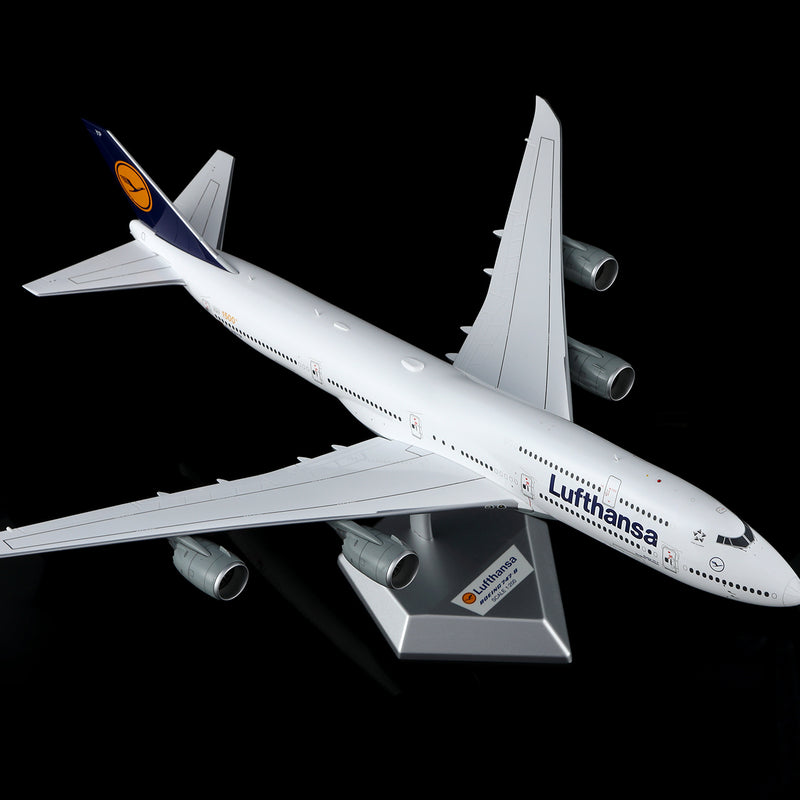 Lufthansa B747-8 D-ABYP – Scale 1:200 Diecast Model – SQ wings L2106/L2106FD - Image 4