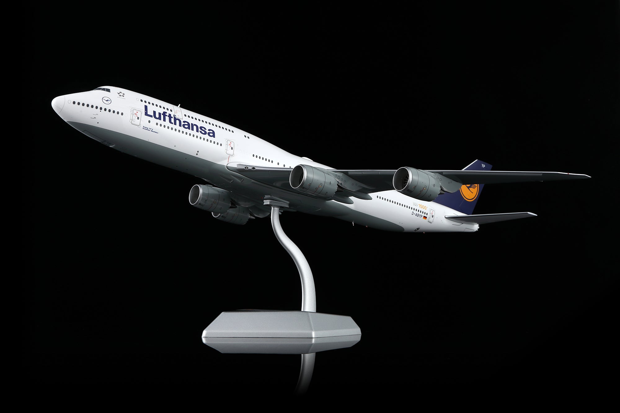 Lufthansa B747-8 D-ABYP – Scale 1:200 Diecast Model – SQ wings L2106/L2106FD