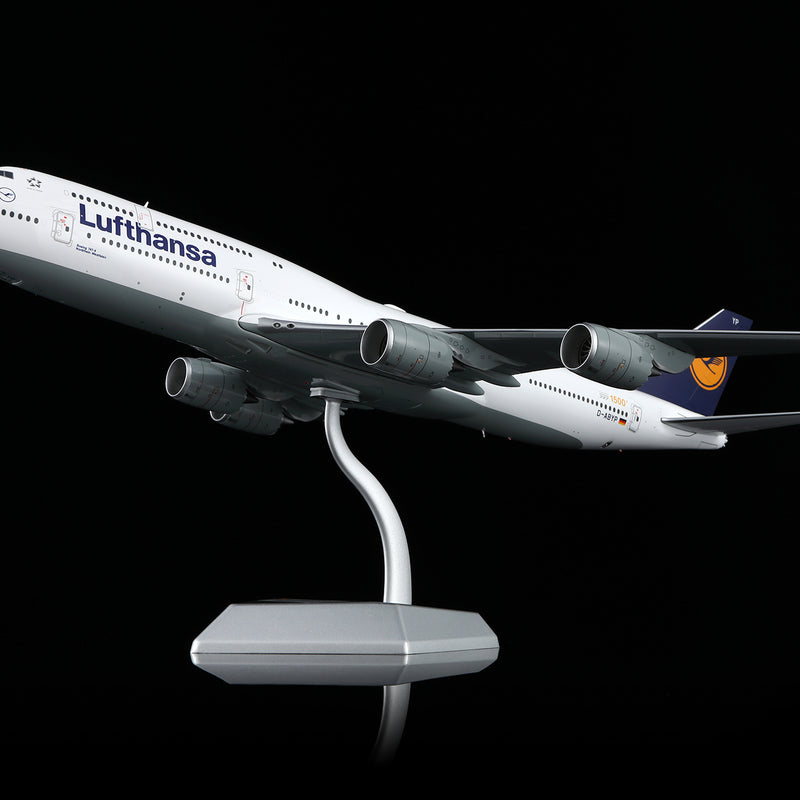 Lufthansa B747-8 D-ABYP – Scale 1:200 Diecast Model – SQ wings L2106/L2106FD - Image 11