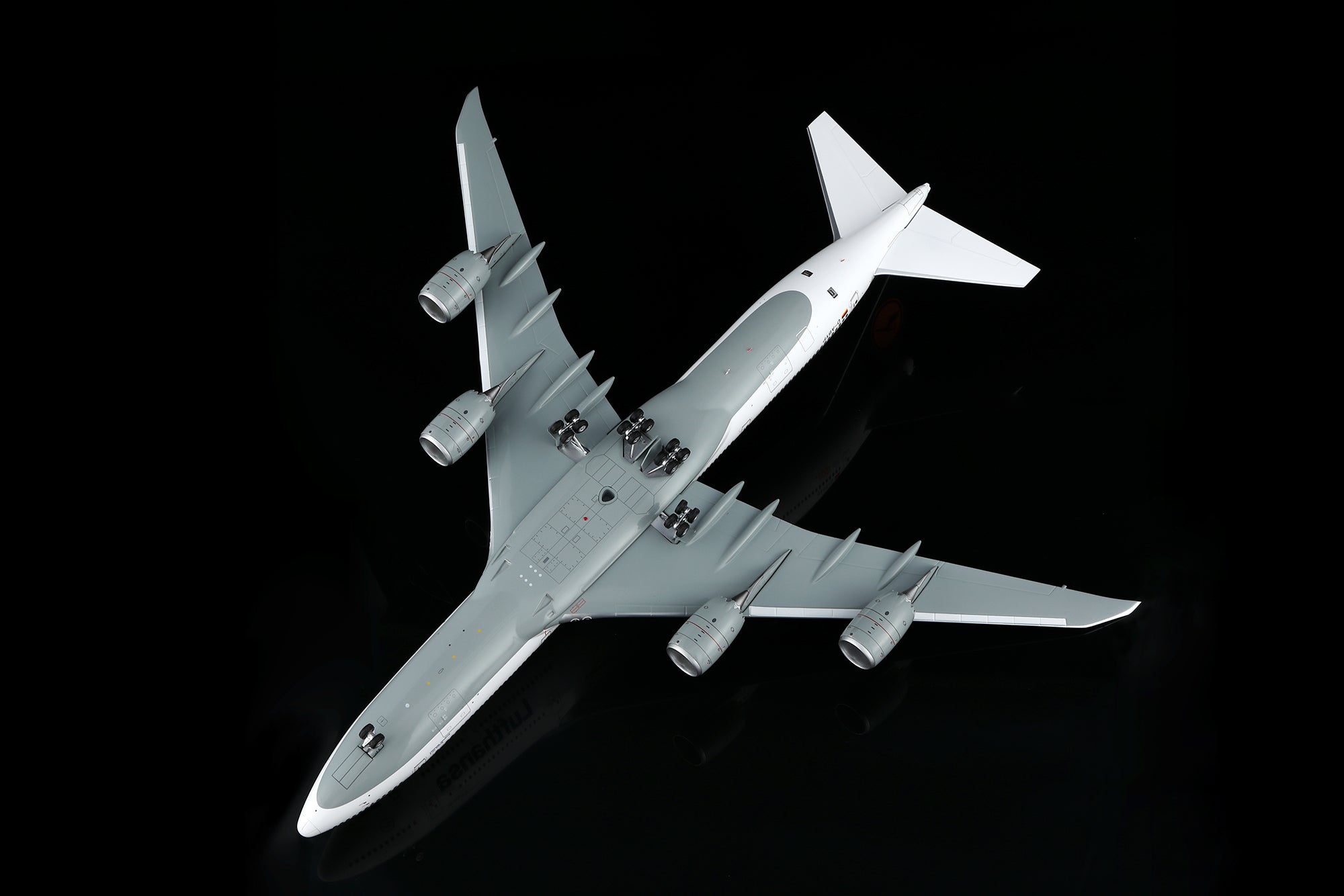 Lufthansa B747-8 D-ABYP – Scale 1:200 Diecast Model – SQ wings L2106/L2106FD