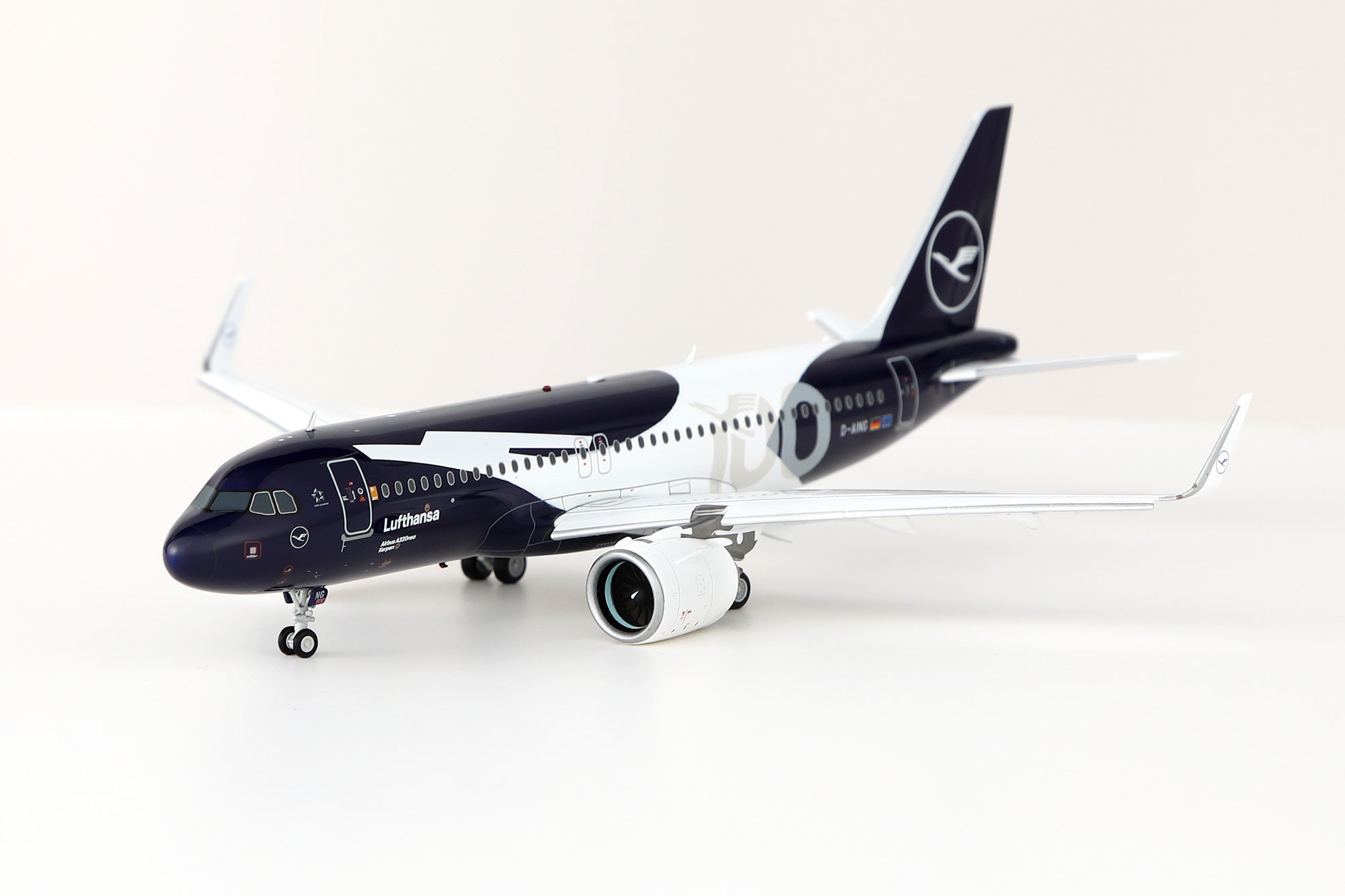 Lufthansa A320neo "100th Anniversary" D-AING – Scale 1:200 Diecast Model – SQ wings L2345/L2345FD - Gallery 8