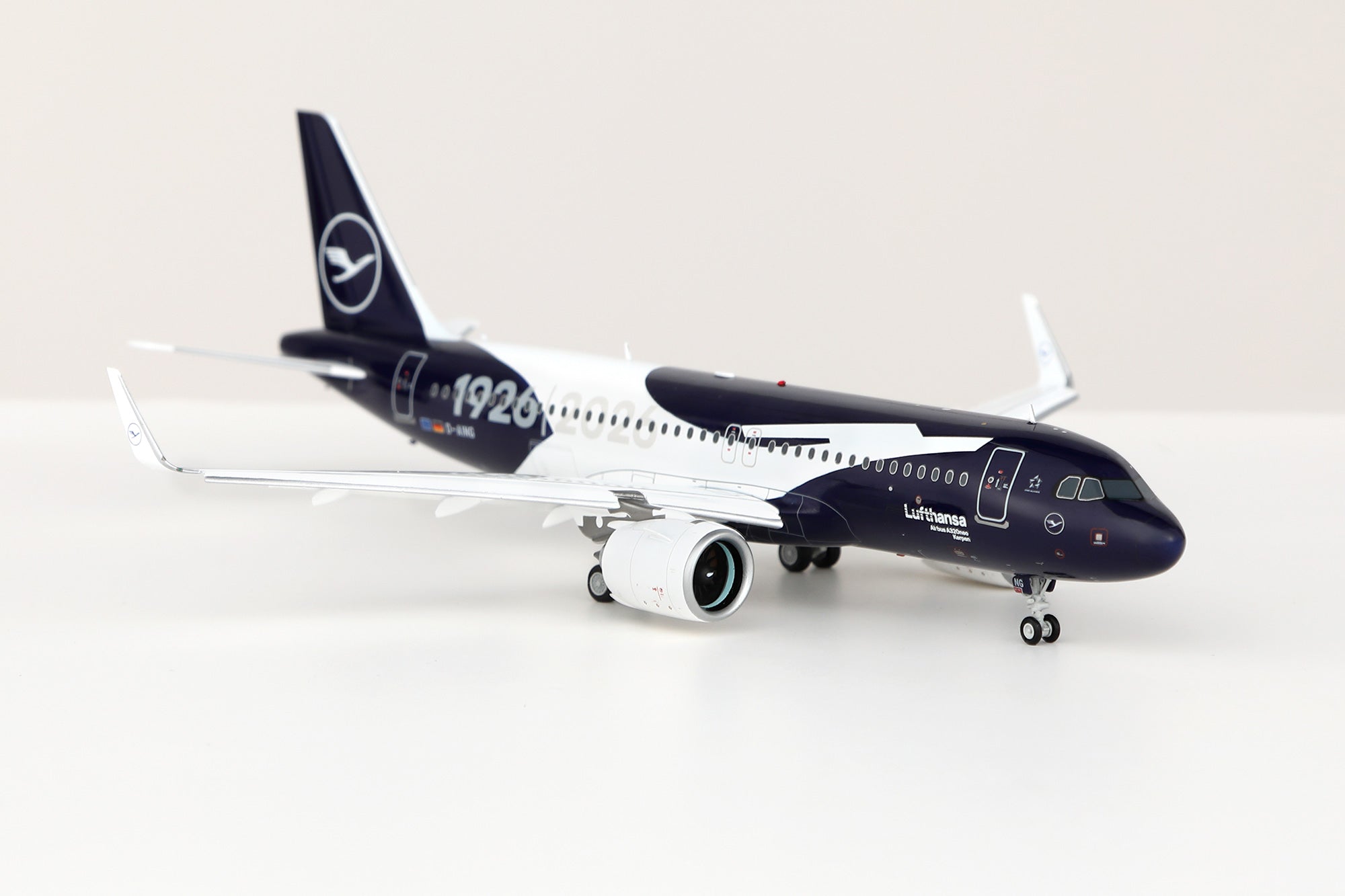 Lufthansa A320neo "100th Anniversary" D-AING – Scale 1:200 Diecast Model – SQ wings L2345/L2345FD - Gallery 7