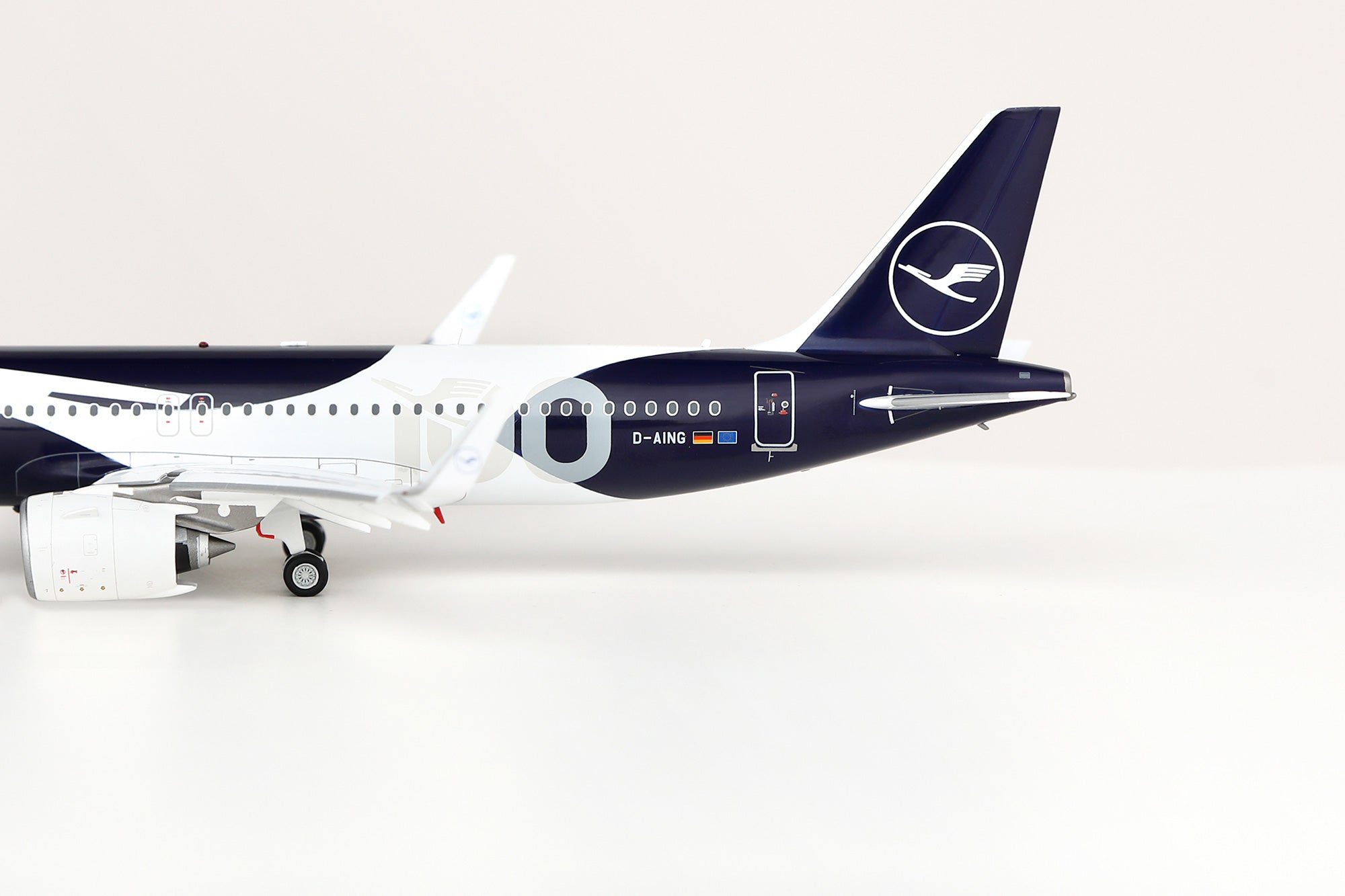 Lufthansa A320neo "100th Anniversary" D-AING – Scale 1:200 Diecast Model – SQ wings L2345/L2345FD