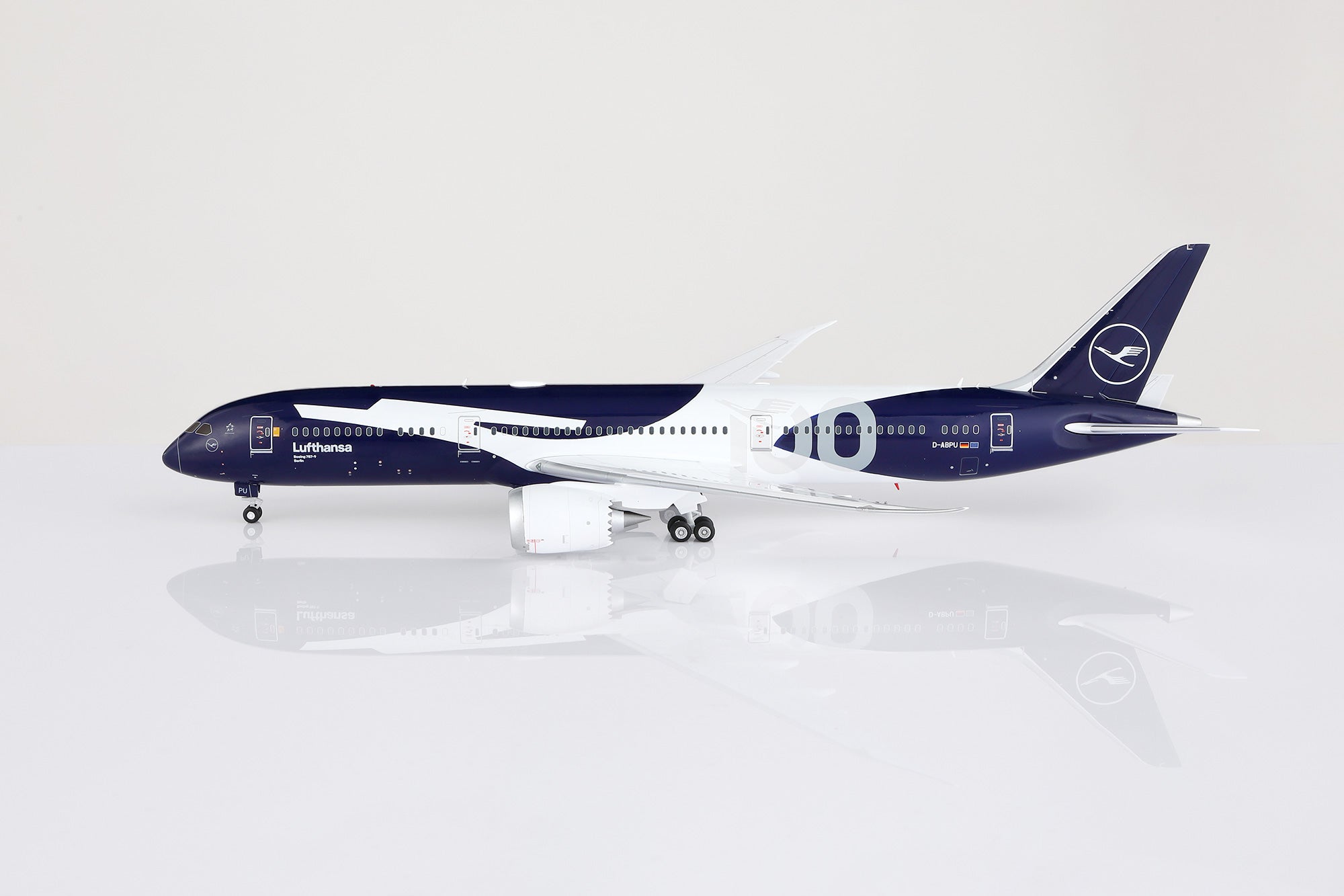 Lufthansa B787-9 "Lufthansa 100th Anniversary" D-ABPU – Scale 1:200 Diecast Model – SQ wings L2279-1 - Gallery 1