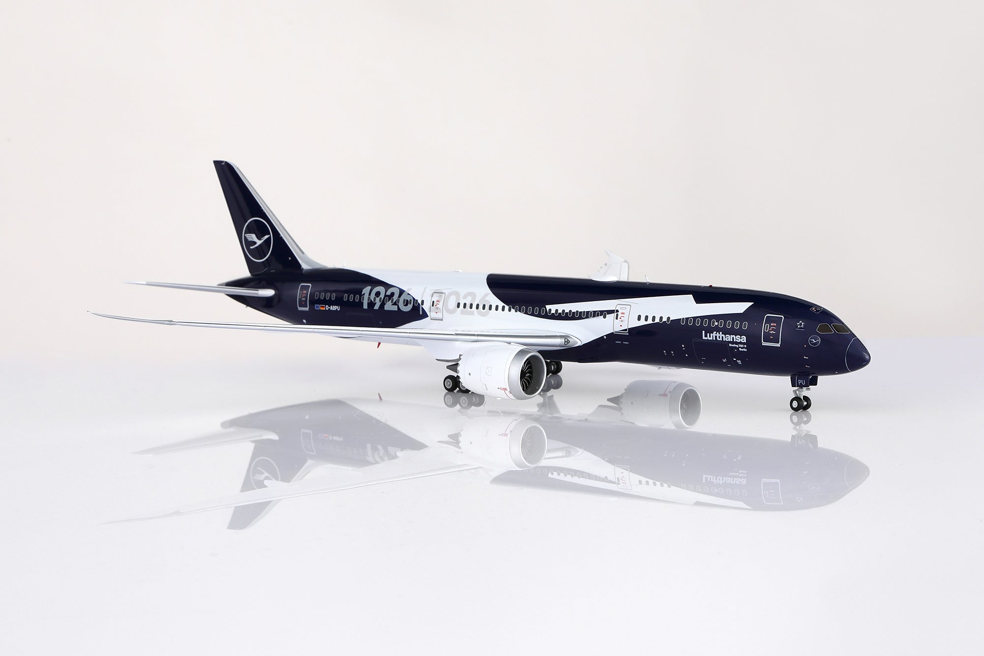 Lufthansa B787-9 "Lufthansa 100th Anniversary" D-ABPU – Scale 1:200 Diecast Model – SQ wings L2279-1 - Gallery 4