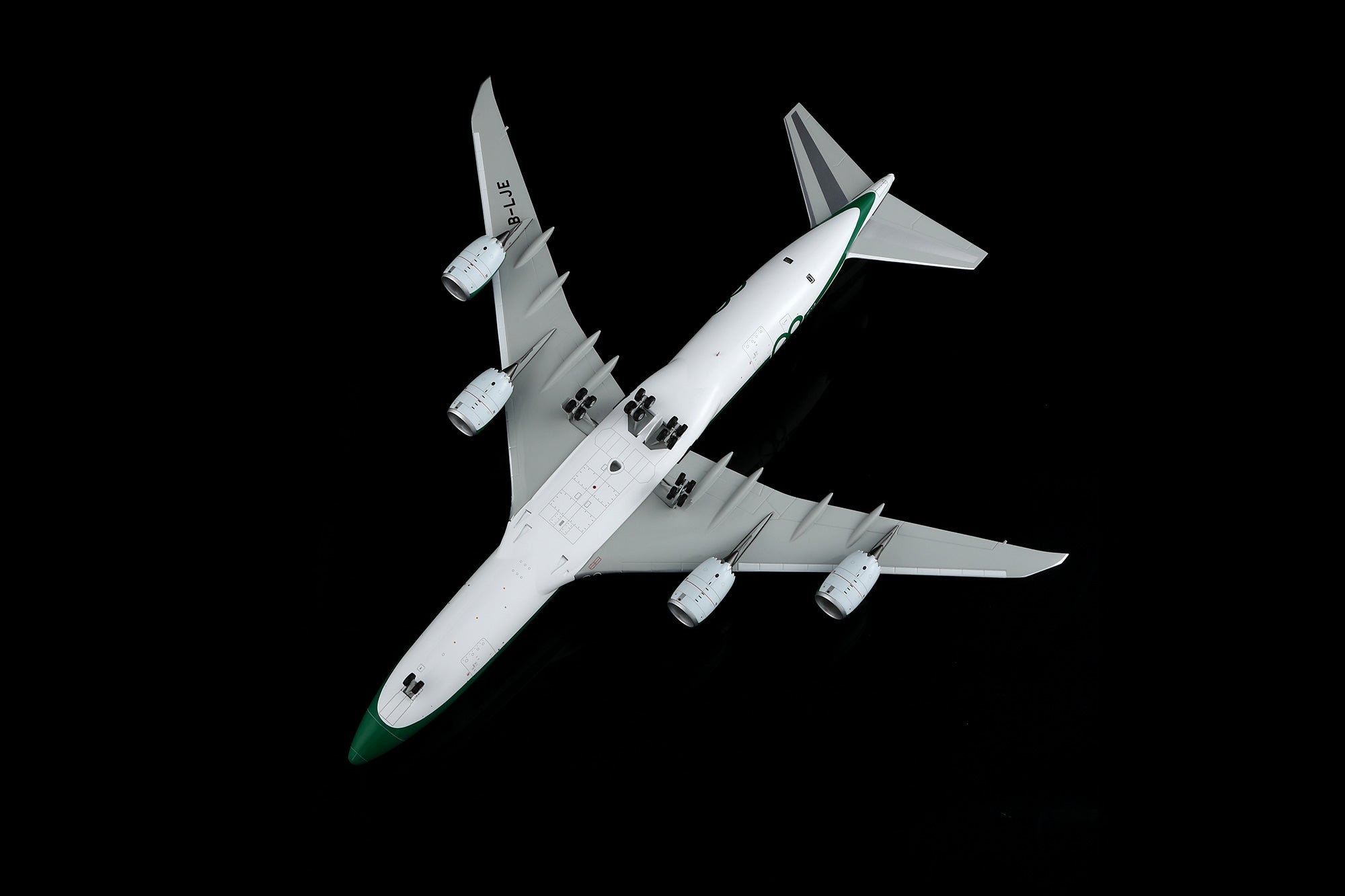 Cathay Pacific B747-8F "80th Anniversary Retro" B-LJE – Scale 1:200 Diecast Model – SQ wings L2337/L2337FD/L2337C