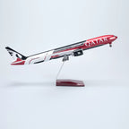 Qatar Airways Boeing 777-300ER Formula 1 Special Livery 1:135 – 47 cm / 18.5 in – LED Lights