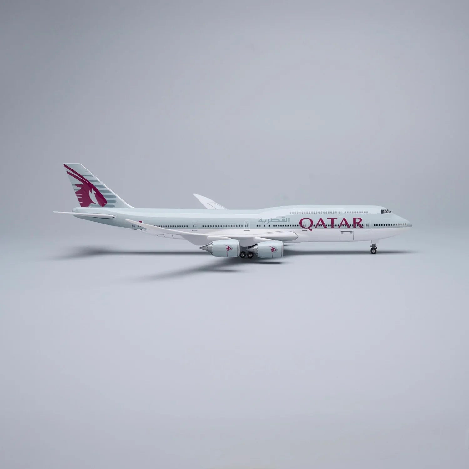 B747 QATAR - SCALE 1/150 - 47CM - 18.5 IN - AIRPLANE MODEL - Gallery 7