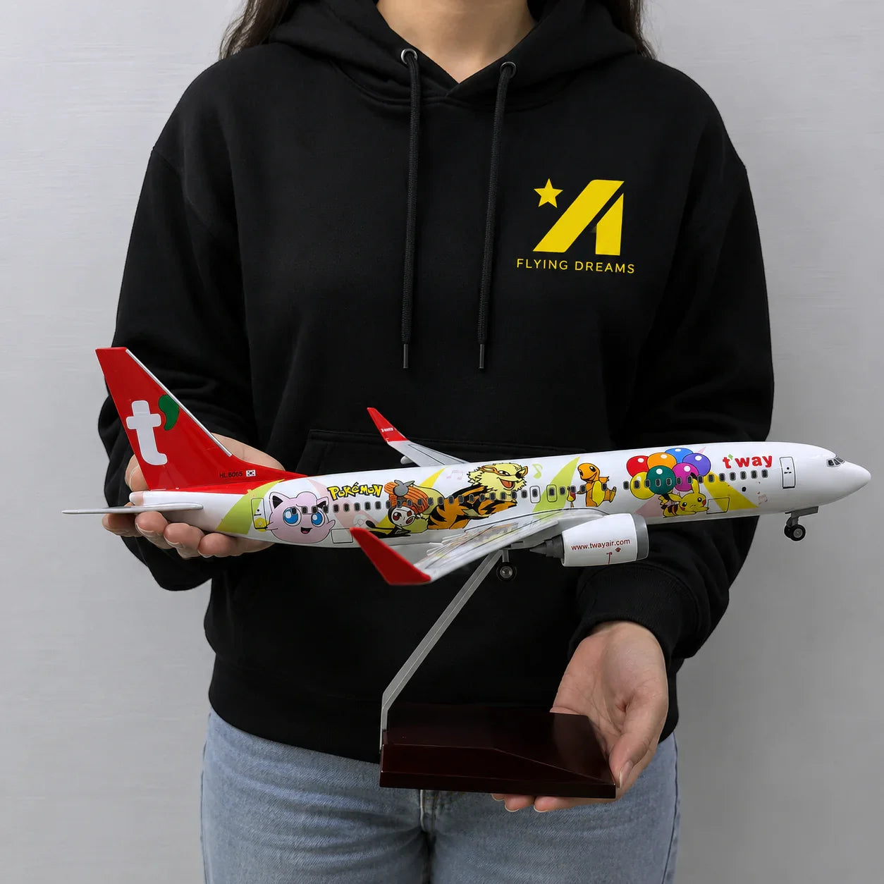 T'way Air Boeing 737-800 "Pokémon Jet TW" – 37 cm / 14.6 in – Voice-Activated LED Display Model - Gallery 8