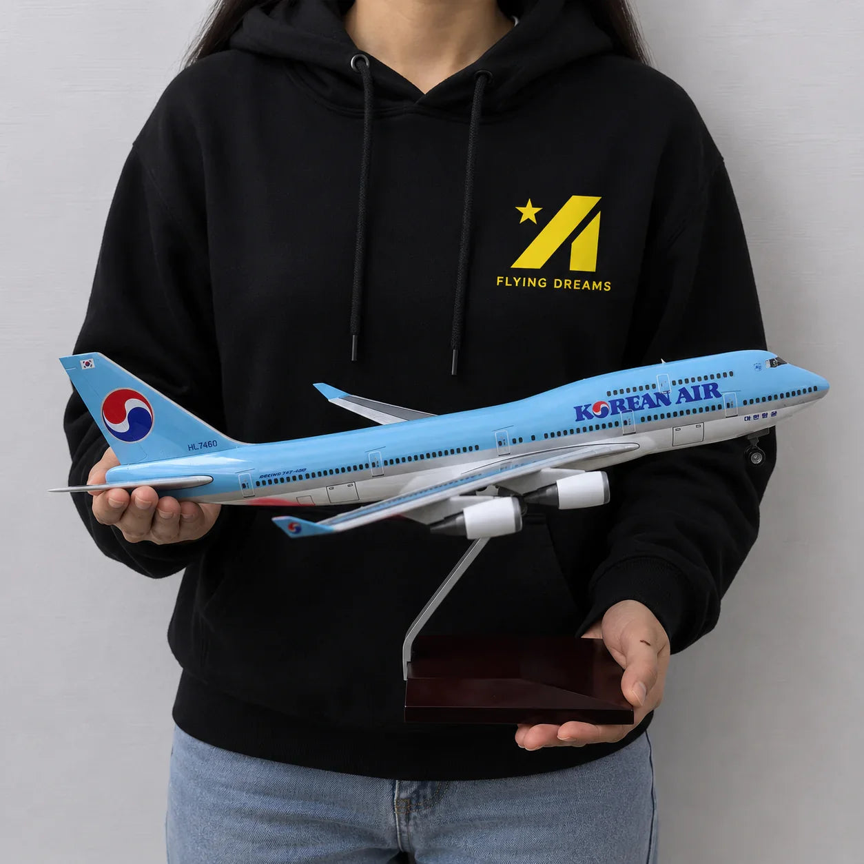 Korean Air Boeing 747-400 – 37 cm / 14.6 in – Luxury Solid Desktop Display Model - Gallery 10