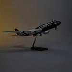 Boeing 747-8 Lufthansa 100 Years Commemorative – 1:150 Scale Model - Thumbnail 7