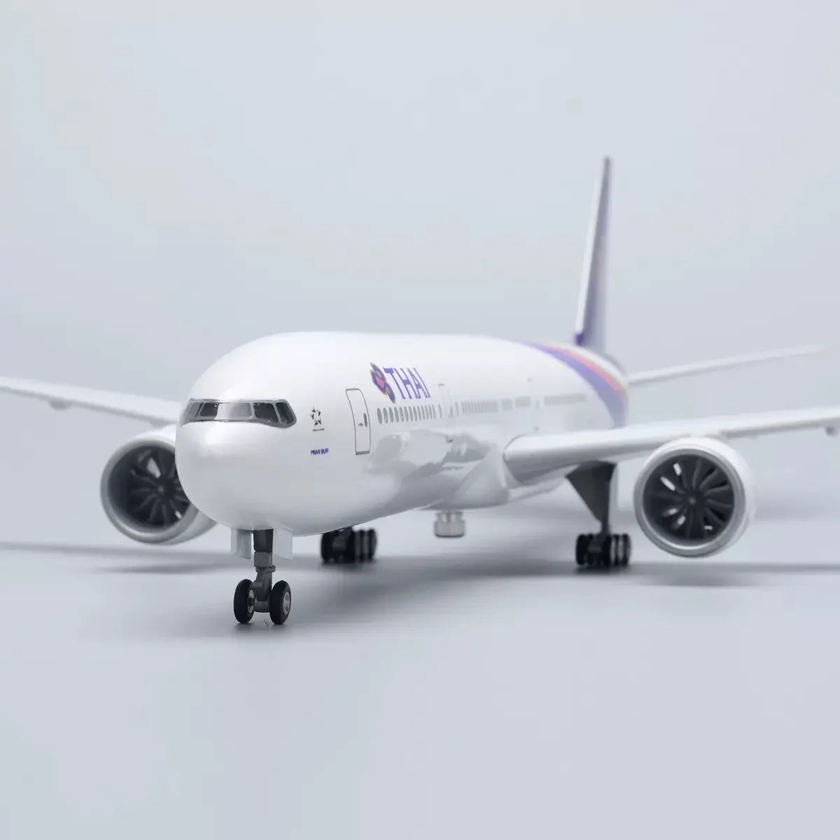 B777 THAI  - SCALE 1/157 - 47CM -18.5IN - Gallery 7