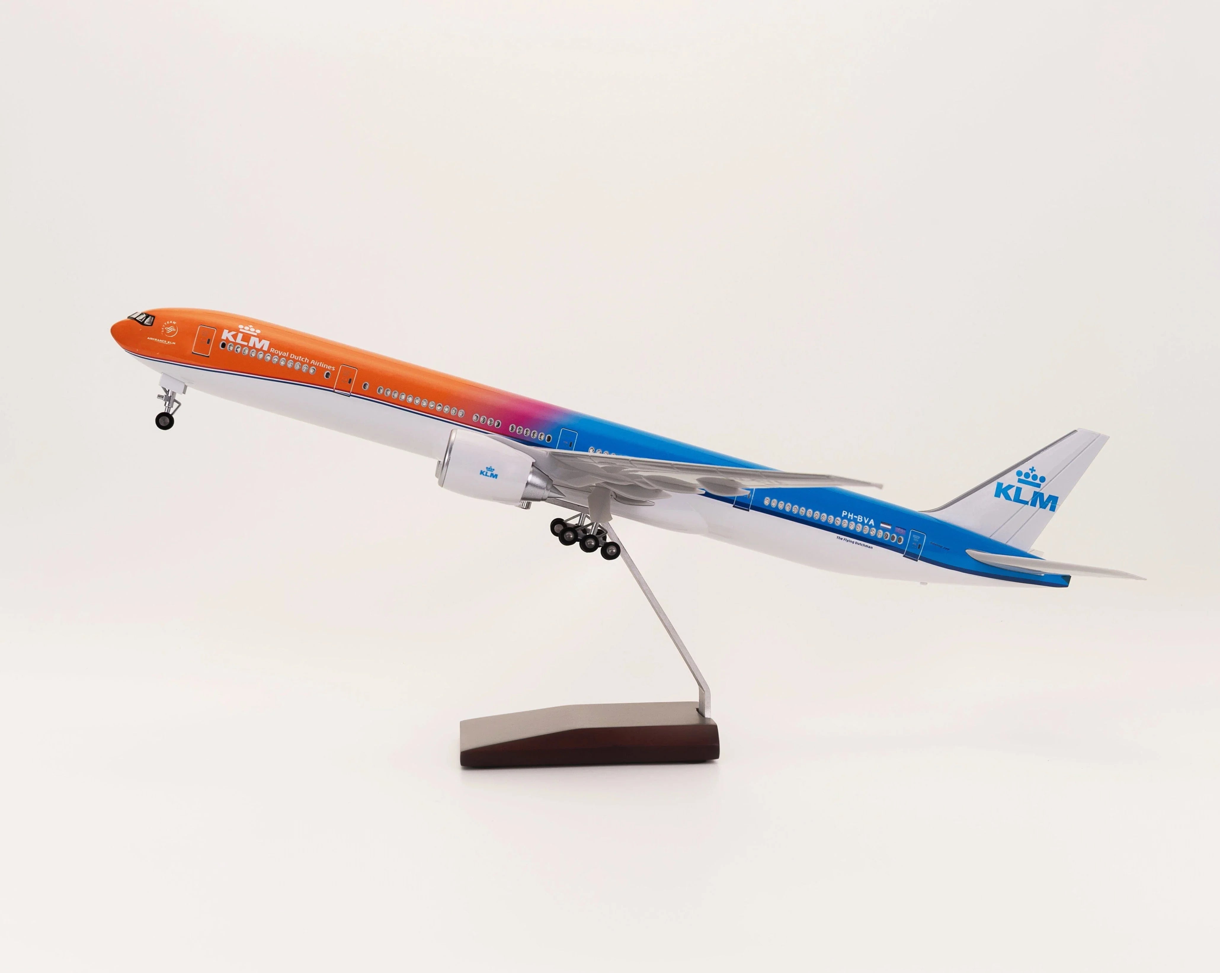 B777  KLM - ORANGE PRIDE - Scale 1/157 - 47cm - 18.5 in - Airplane Model - Gallery 8