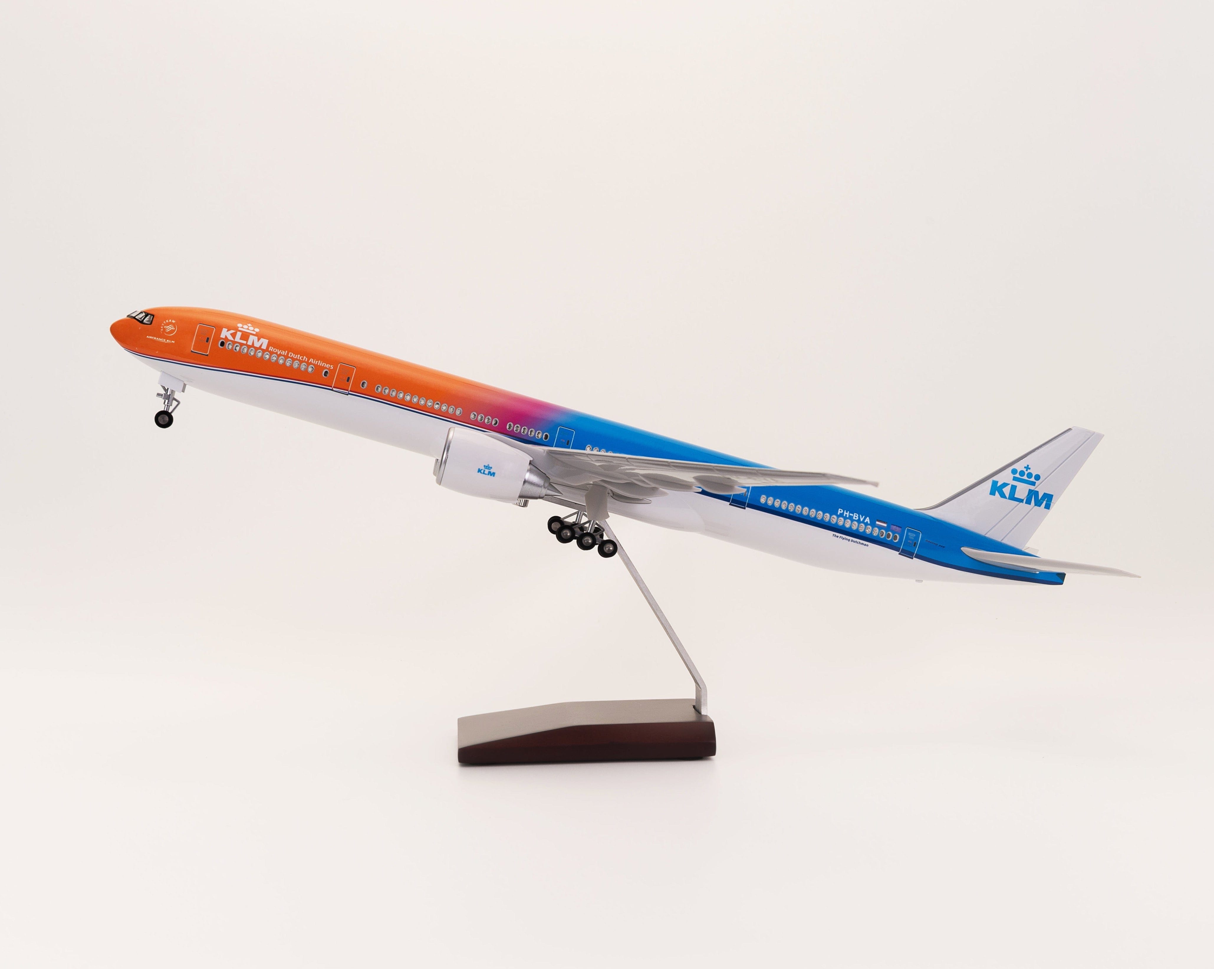 B777  KLM - ORANGE PRIDE - Scale 1/157 - 47cm - 18.5 in - Airplane Model