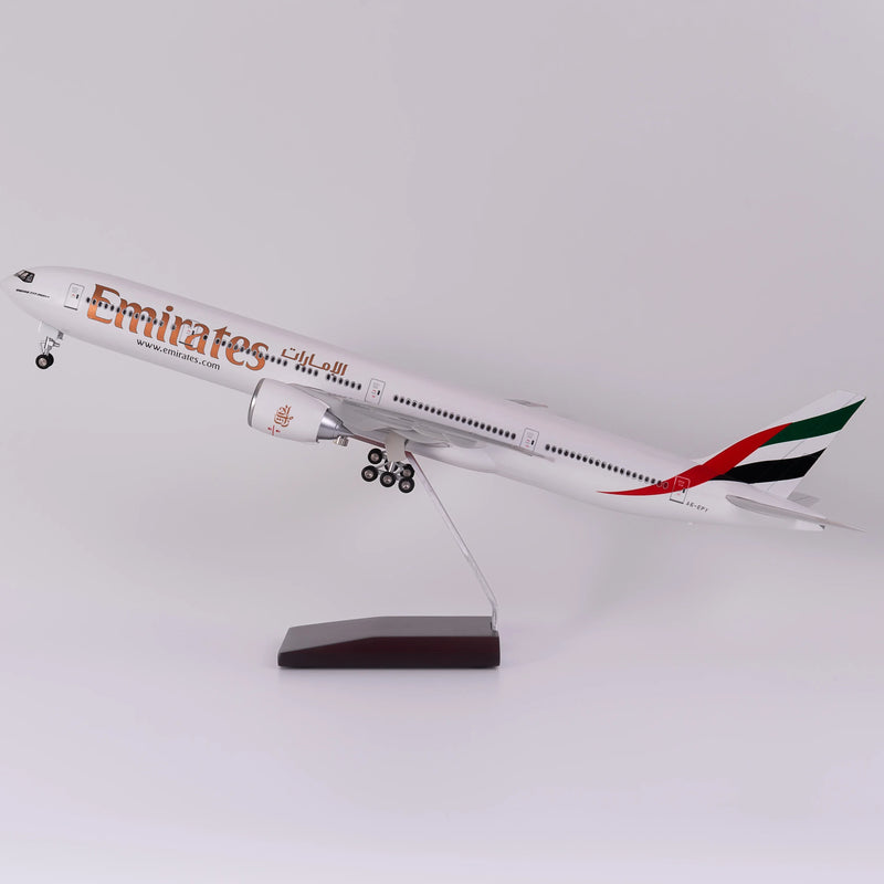 Boeing 777 Emirates – Scale 1:157 (47 cm / 18.5 in) - Image 3