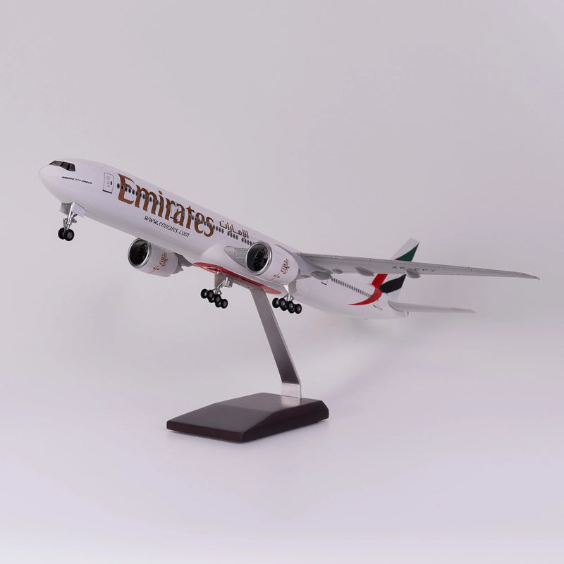 Boeing 777 Emirates – Scale 1:157 (47 cm / 18.5 in) - Image 7