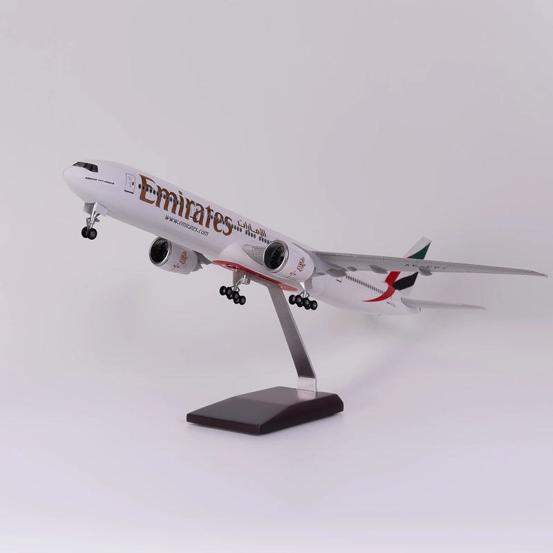 Boeing 777 Emirates – Scale 1:157 (47 cm / 18.5 in) - Image 5