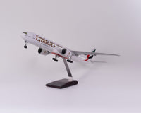 B777 Emiratos - Escala 1/157 - 47cm - 18.5 in