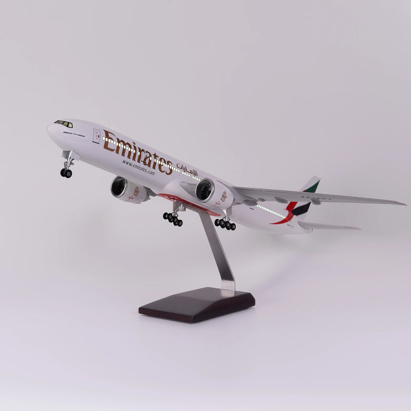 Boeing 777 Emirates – Scale 1:157 (47 cm / 18.5 in) - Image 2