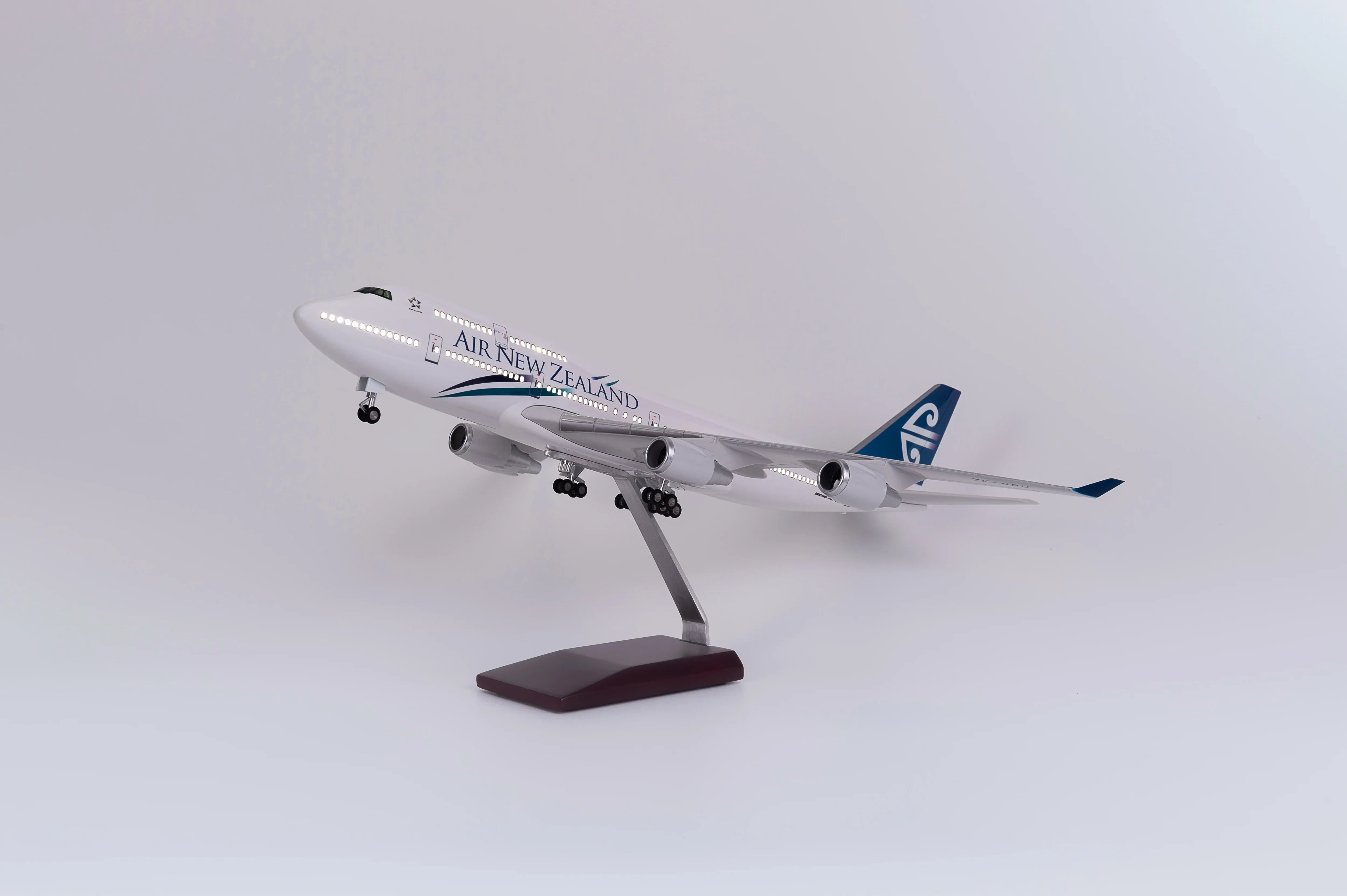 B747 Air New Zealand  - Scale 1/150 - 47cm - 18.5in - Airplane Model - Gallery 10