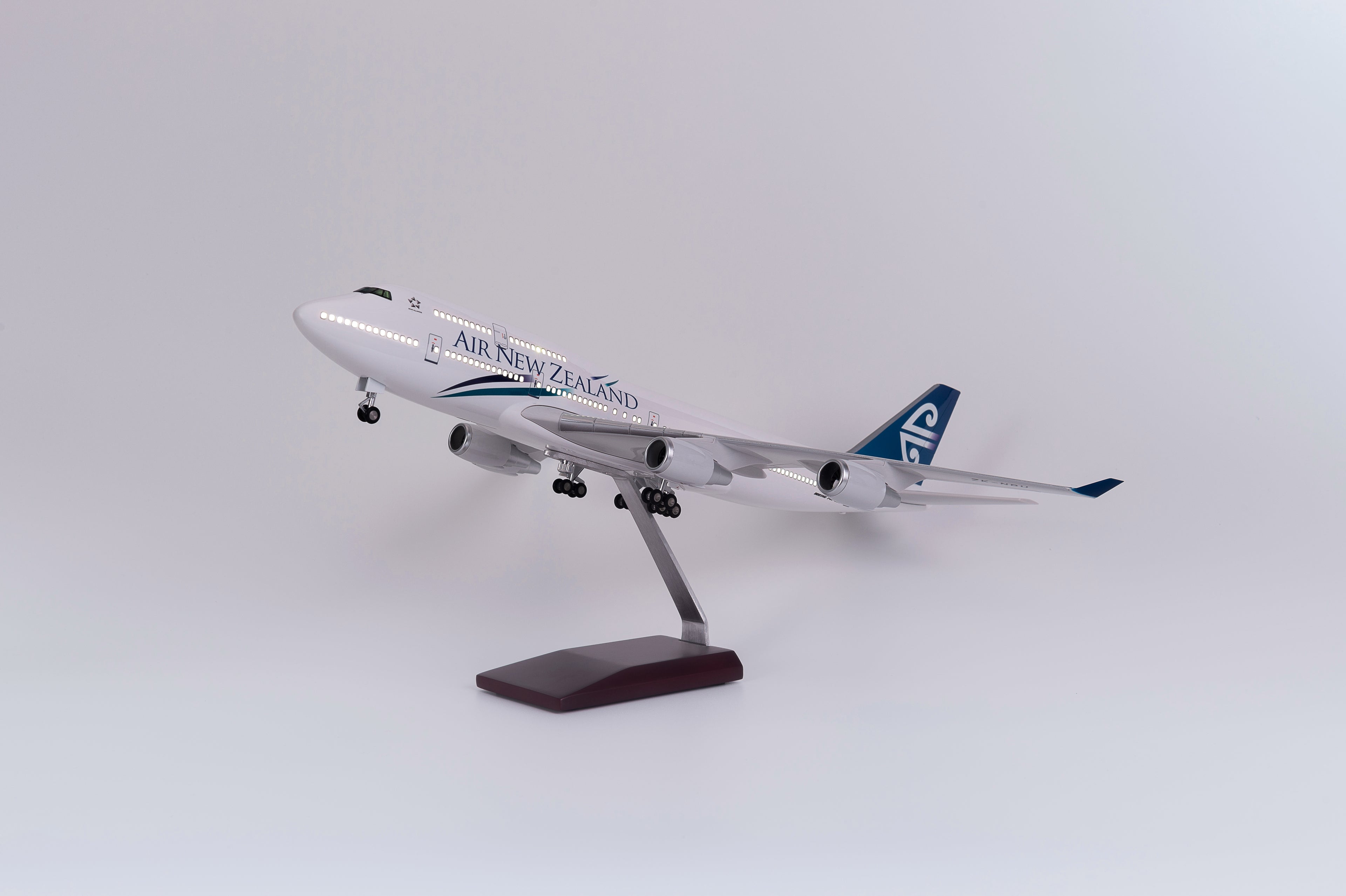 B747 Air New Zealand - Escala 1/150 - 47cm - 18,5in - Modelo de avión