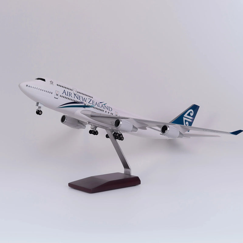 B747 Air New Zealand  - Scale 1/150 - 47cm - 18.5in - Airplane Model - Image 9